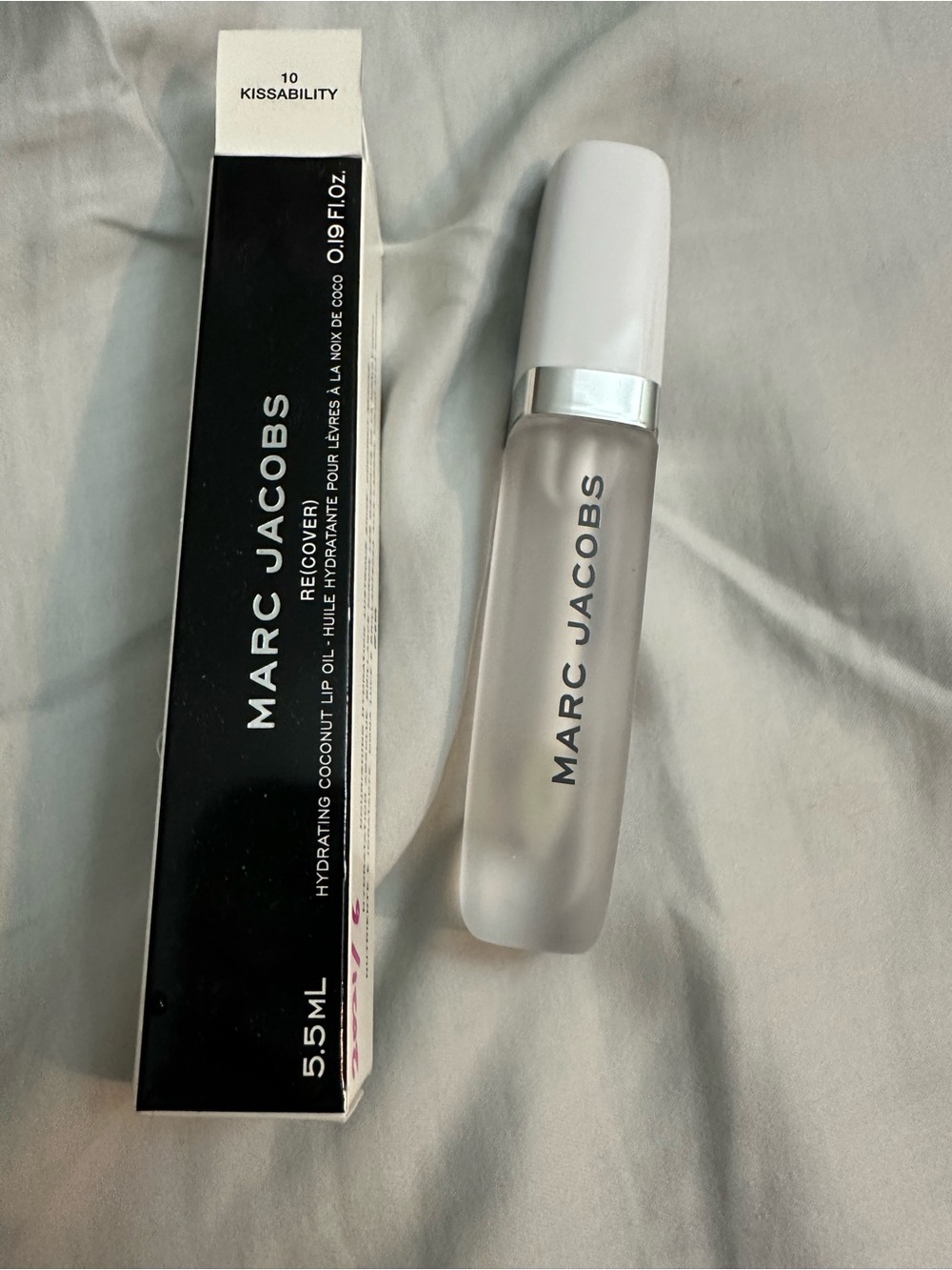 Marc Jacobs Clear Hydrating Coconut Lip Oil – Frosted White Bottle
